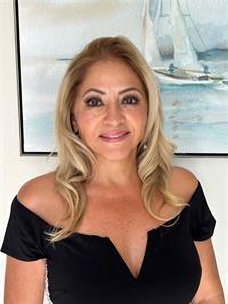 Claudia Toro